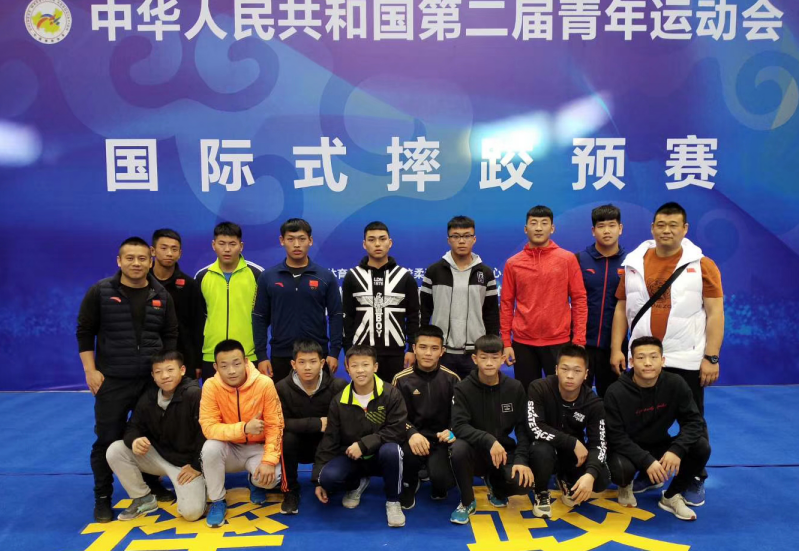 ��ʡ13���˶�Ա��ö����ŵ�ʽˤ�Ӿ����׶��ʸ�