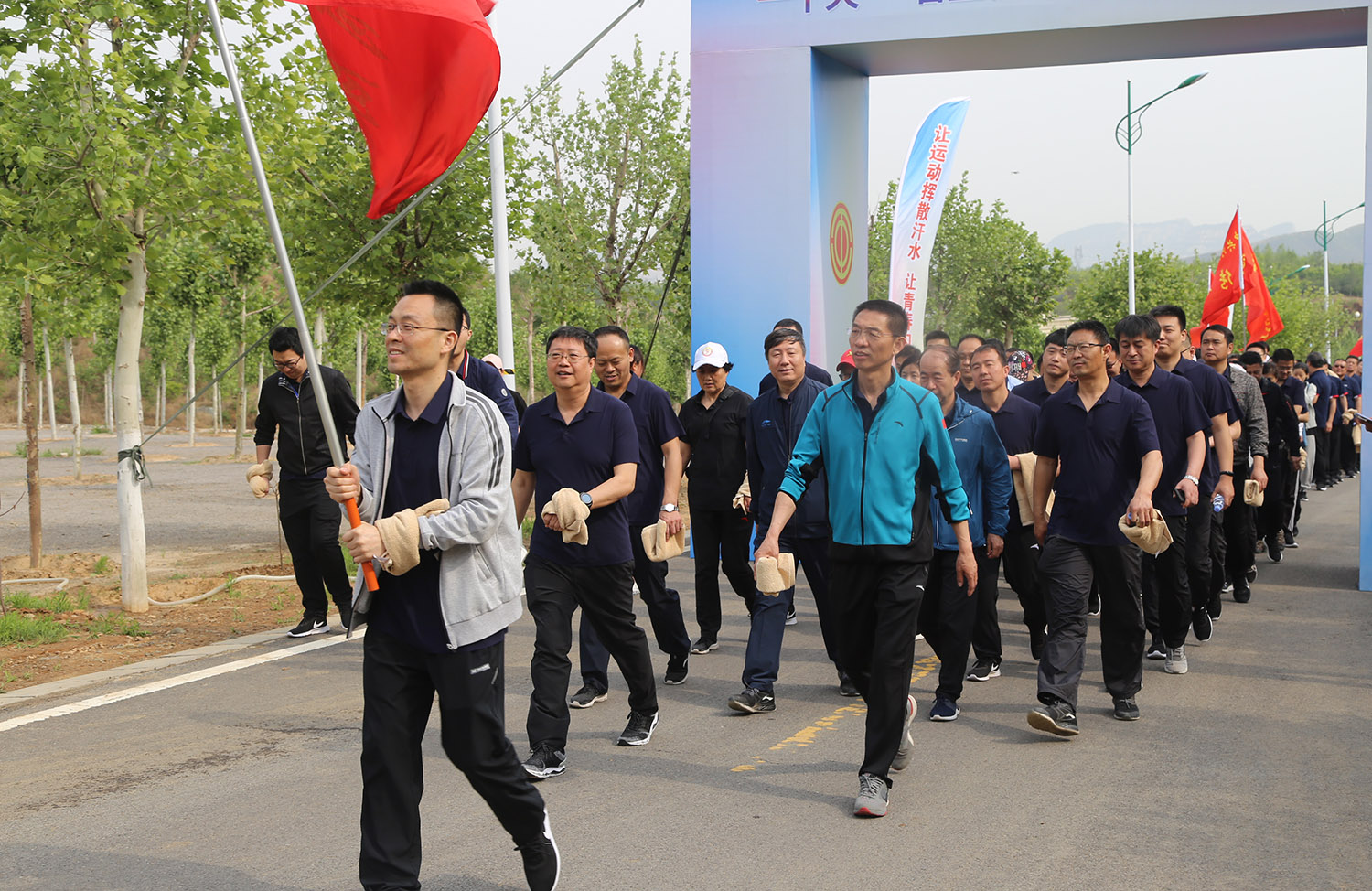 ʡ�����ֲμӡ�����ʡֱ��������չʾ� ��������ӭ�������»ᵹ��ʱһǧ��