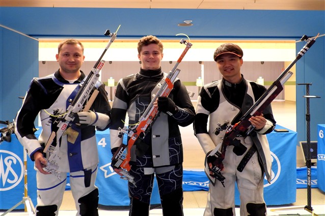 ������籭�¹�վ ��ʡ�˶�Աϲ��2öͭ��