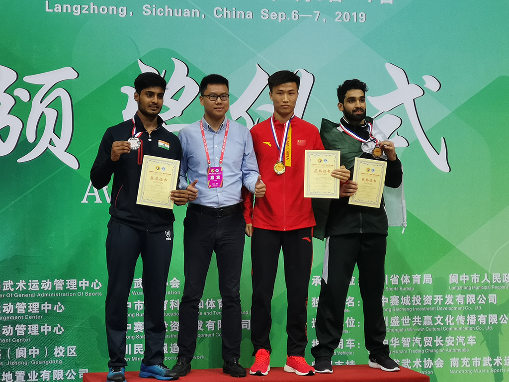 2019�ꡰ�Ϻ���֯����������ɢ���������ӱ���Ա����ǬΪ��ƴ�ñ���һ��