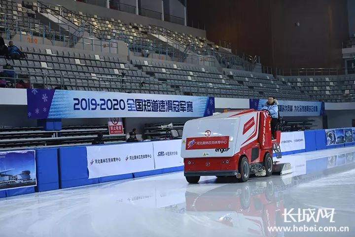 �����ڱ�ѩ֮�ǡ����������Ϲ���ʦ�Ķ�����