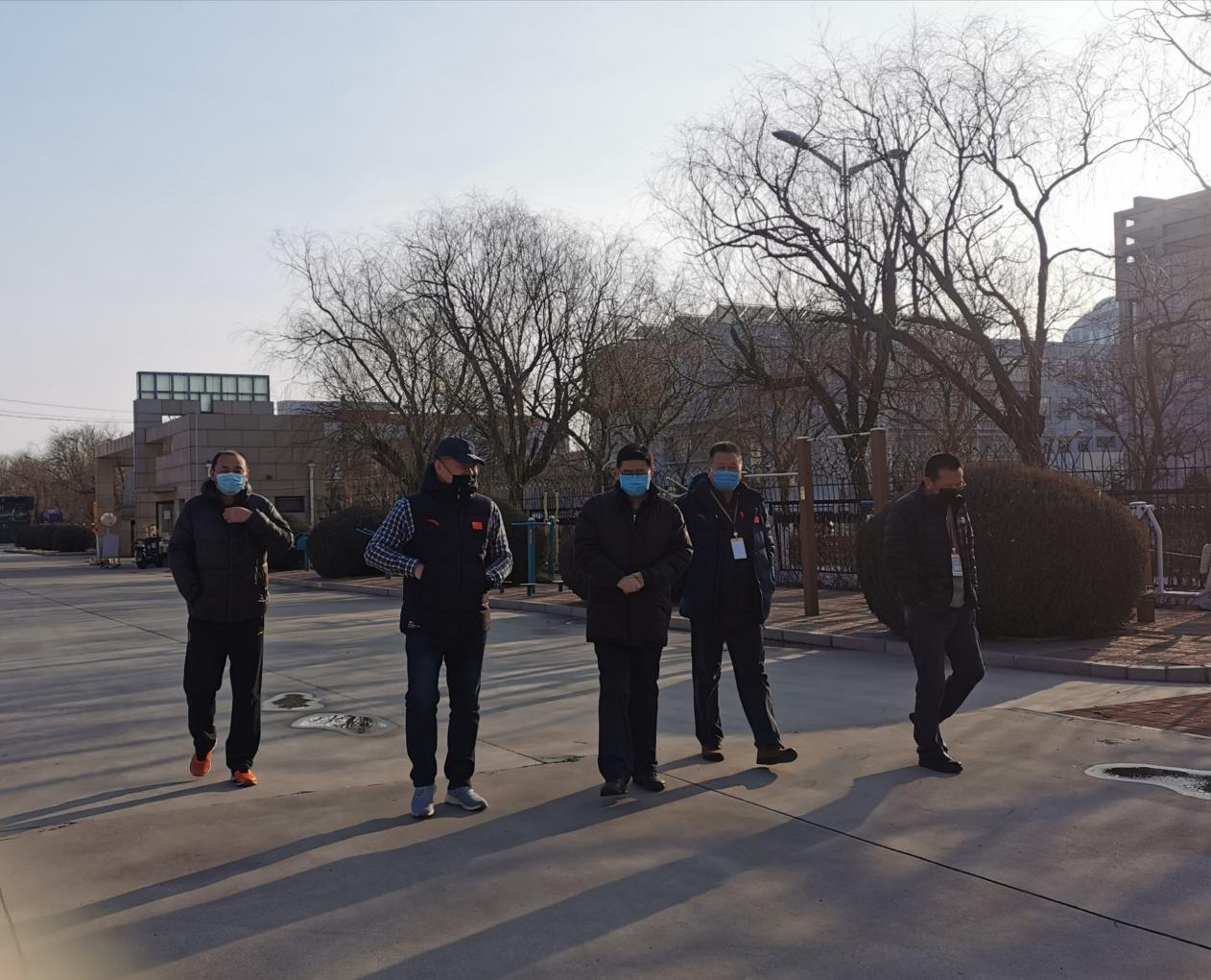 ʡ��������������쵼С���Ա�Ž���ݰ�����г����Ķ������������ع���