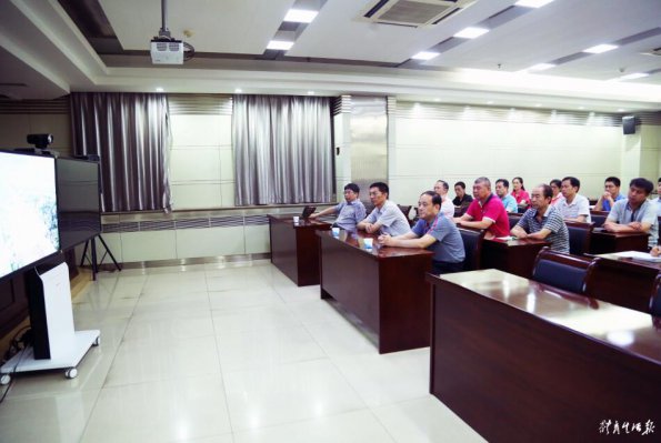 ʡ�������쵼�뵳Ա�ɲ�һ���տ�����ר��Ƭ