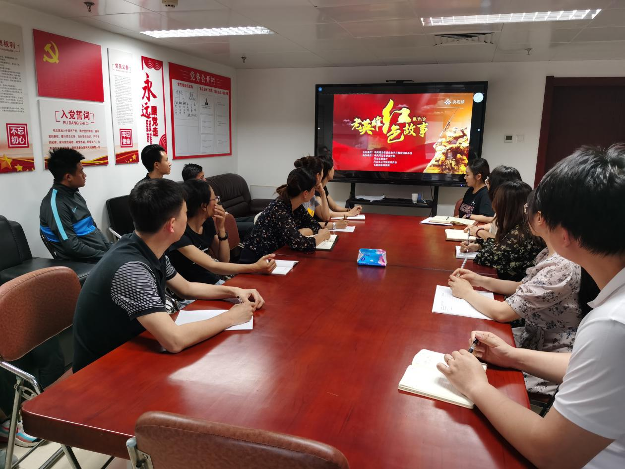 ��������������ɫ ����֮������ǰ�� ����������֯�ۿ����ӱ���Ӣ�ۺ�ɫ���±���ᡱ