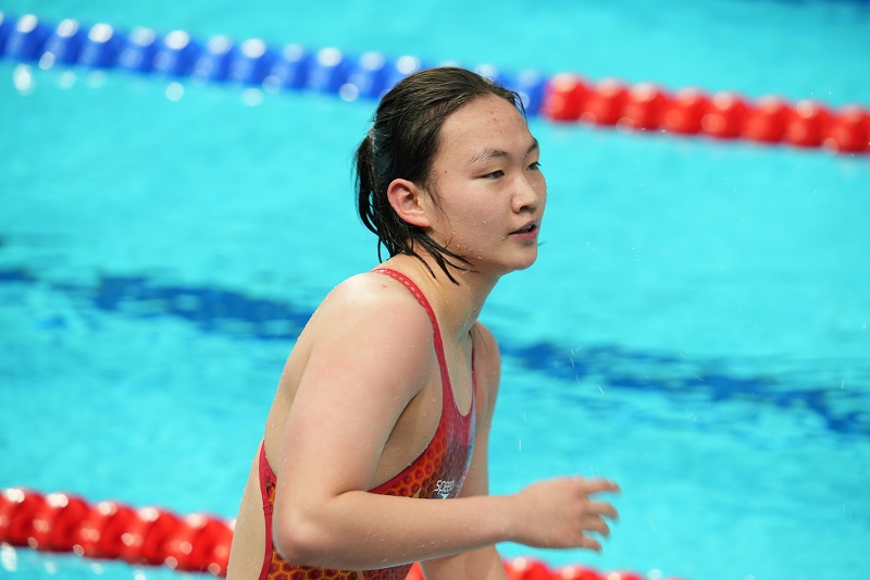 Ů��400������Ӿ�ӱ�����ͦ������