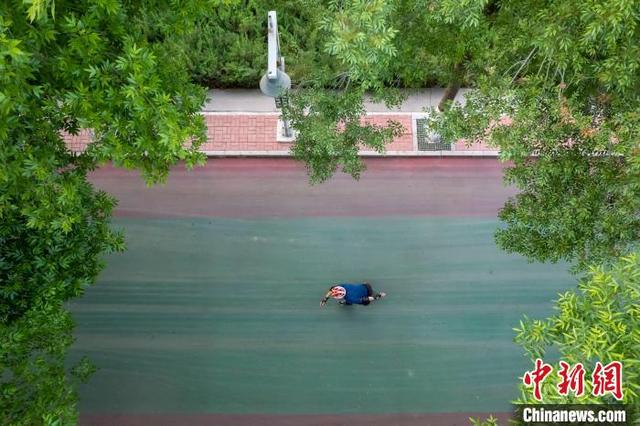 <b>�ӱ���ˮ75�ꡰ׷�����ˡ���ת�ֻ� �ɸ�������������ѡ��</b>