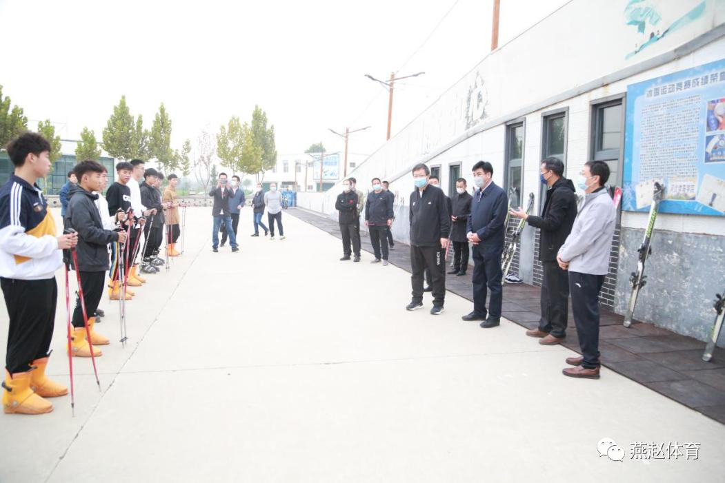 ���븰��������ʱ�ȷ�
ѧԺ��չ���й���