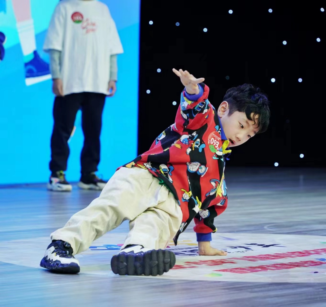 <b>�����ഺ �趯���� �����ܰɡ����ꡱ��ͯ���������⽡����ߺӱ�ʡ�����������Ӵ�����ʯ��ׯ�оٰ�</b>