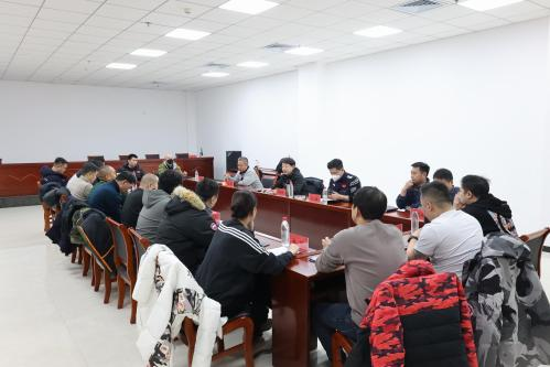 �������˶������ٿ���У�����е�����̸��