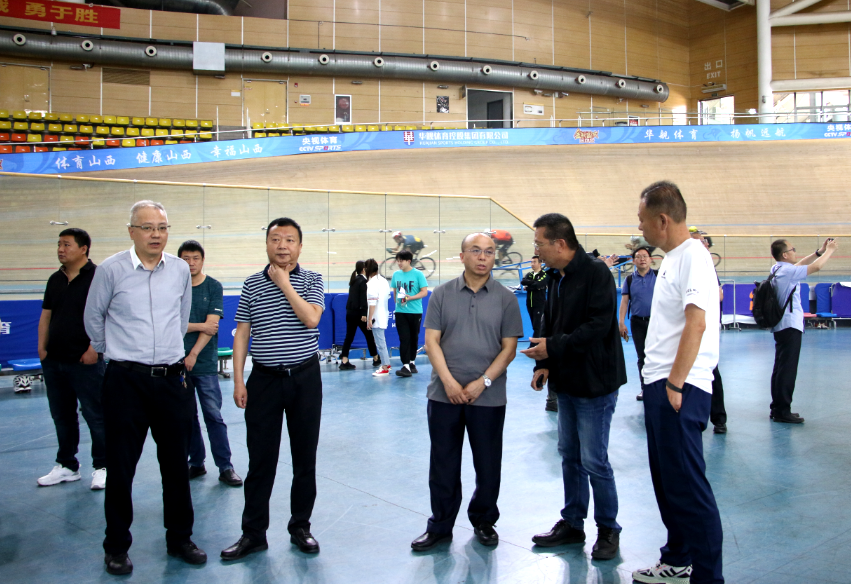 ���г��˶����ĸ�ɽ��̫ԭѧϰ���쳡�ݽ�����Ӫ����