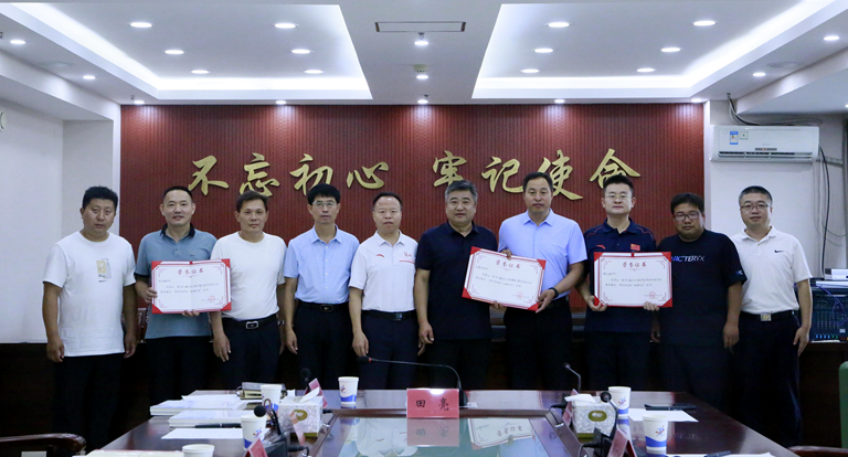 ������Ϊʡ������פ��ɲ���������֤��