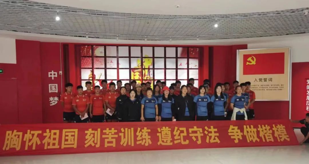 С���˶����Ŀ�չ�����º�ɫ���䡢����������������ʵ���