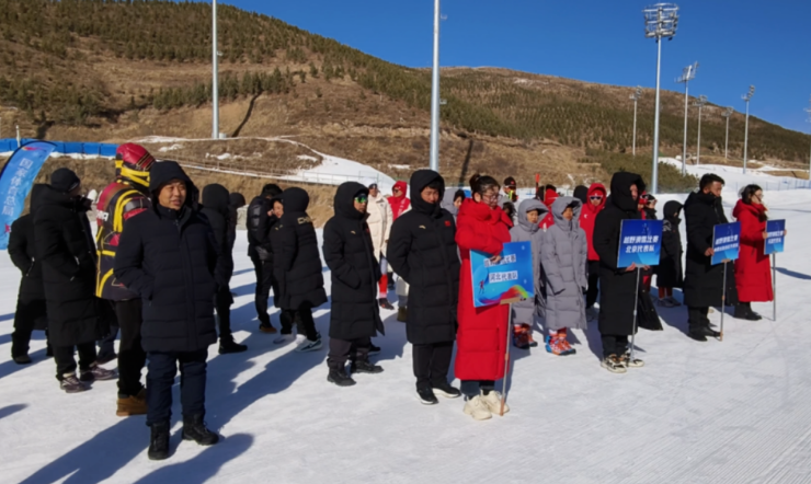 ��һ��ȫ��ȫ������������������ԽҰ��ѩ����Բ����Ļ