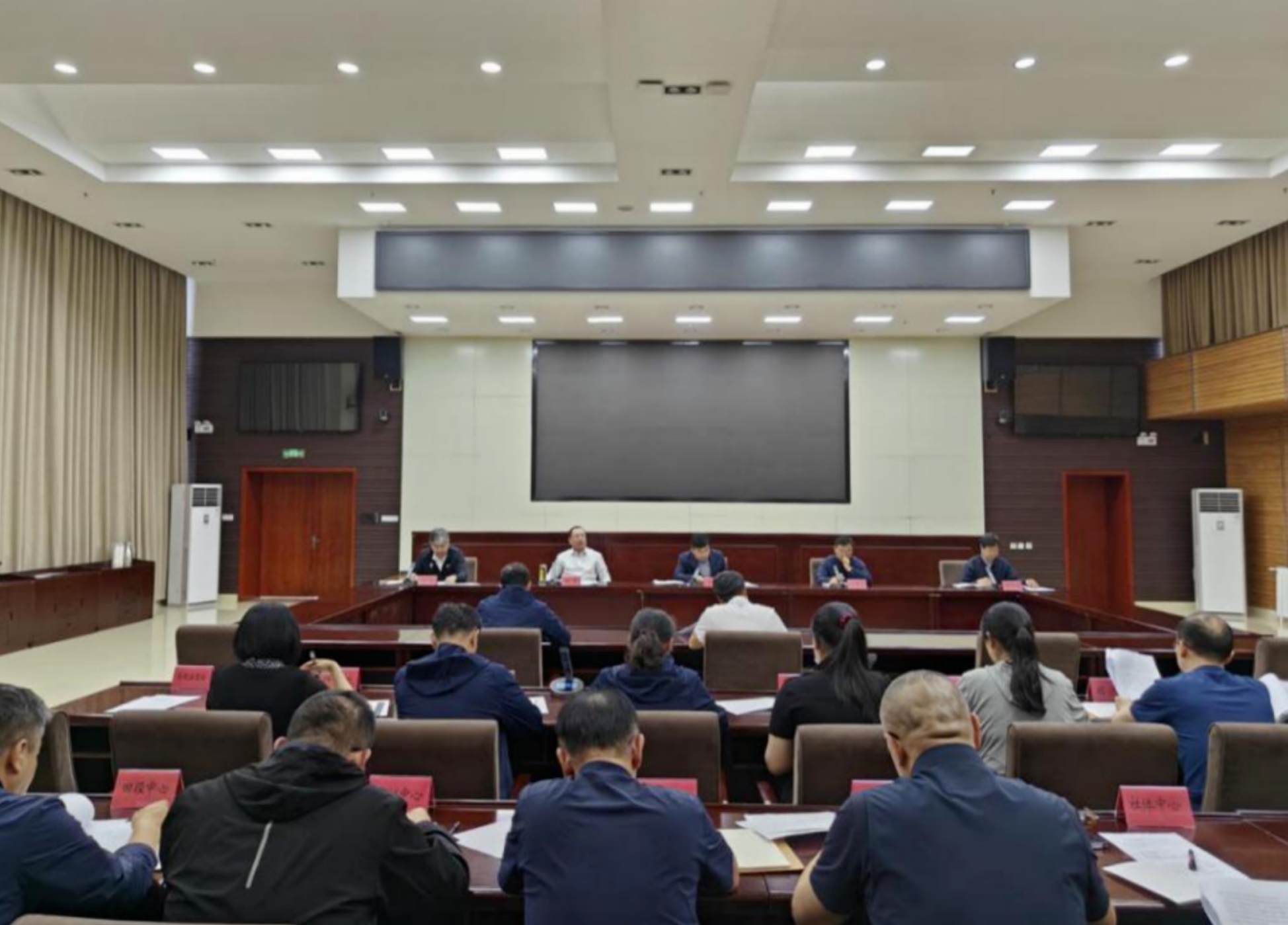 <b>������(spbo)����ʱ�ȷֲ�ѯ
�ٿ����飨���󣩻��� ����ѧϰ�᳹ϰ��ƽ�������Ҫָʾ���񣬶԰�ȫ�������������ٰ����ٲ�...</b>