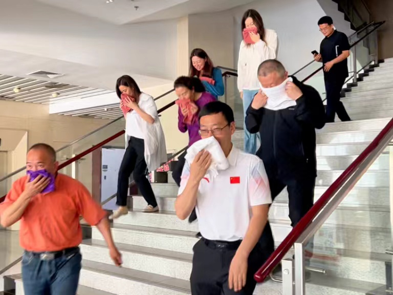 �������Ŀ�չ������ȫ��ѵ��Ӧ������