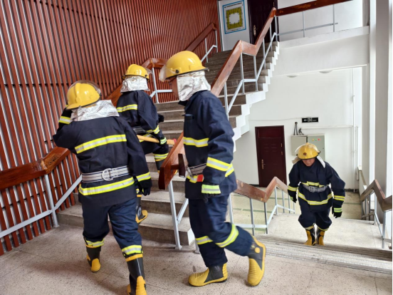 ��������ʱ�ȷ�
�ݿ�չ���ͻ����Ӧ������