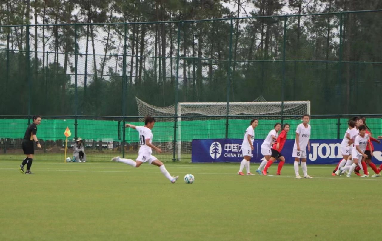 <b>�ӱ����ֱ�Ů������ģ���ǰ���������������ʸ�</b>