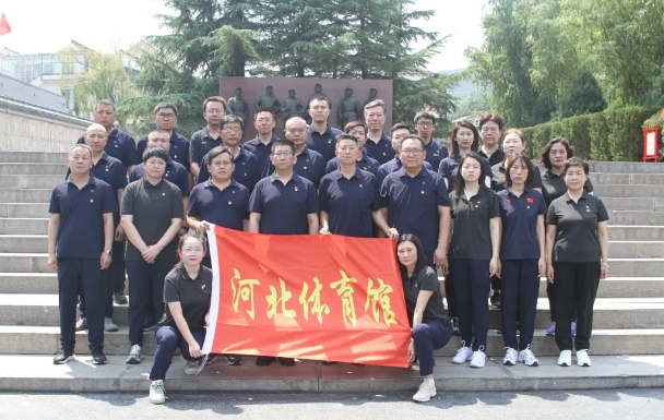 ��������ʱ�ȷ�
�ݸ���·��һ����ʦ����ݿ�չ���⵳�ջ