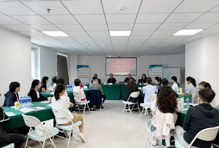 <b>�˶�����ѧУ��֯��չ����ɲ�ѵ��Ӫ</b>