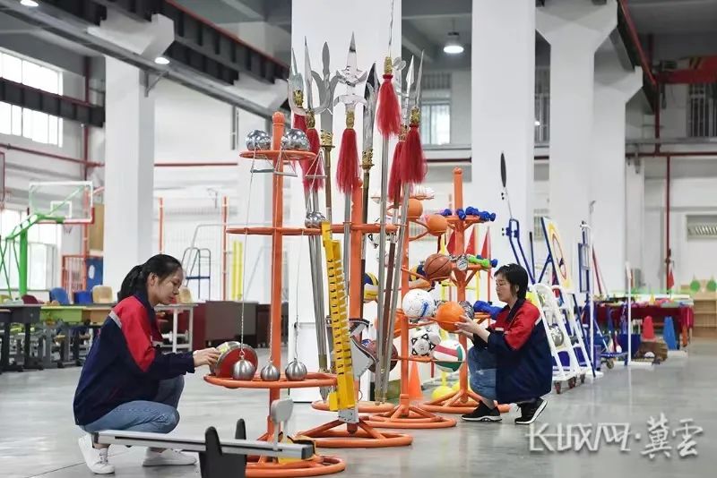 ���ݣ�������Ʒ��ҵ������ڡ���