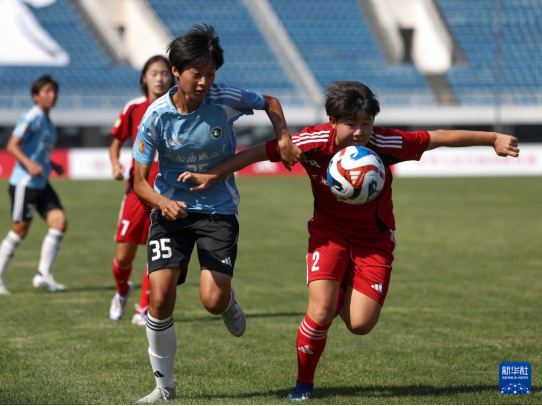 ����һ��Ů���ȫ��������У԰������������Ů�����Ǿ�