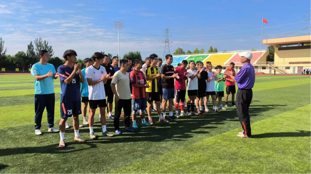 �ӱ�ʡһ���������ָ��Ա�Ǳ�ѩ��Ŀ��ѵԲ�����