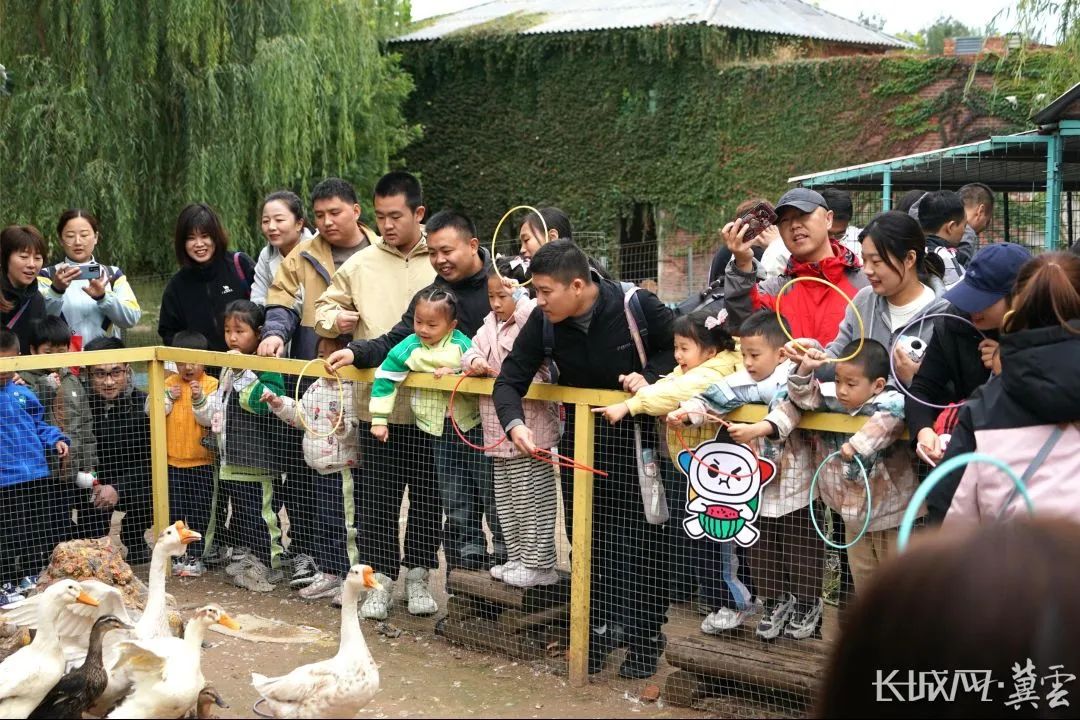 �ӱ���������������֮����С������ա����¹Ȫ����