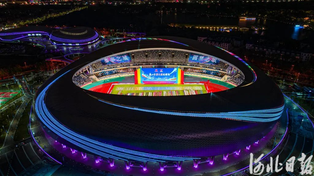 ��ɽ�е�ʮ���˶��ῪĻ