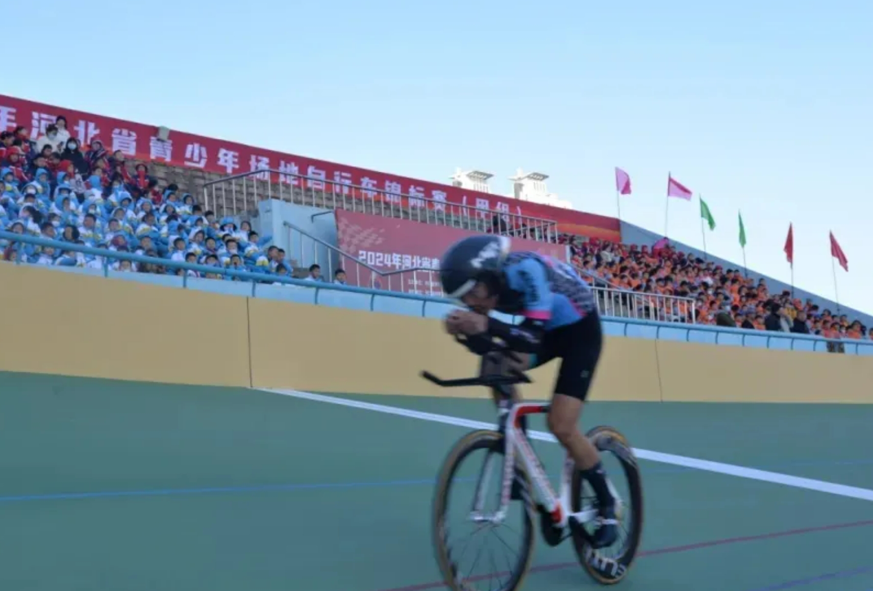 ���¾��ÿ��ӱ� | ��������Ϊ��ҵ����ʲô���ػʵ��ೡ���¸�����