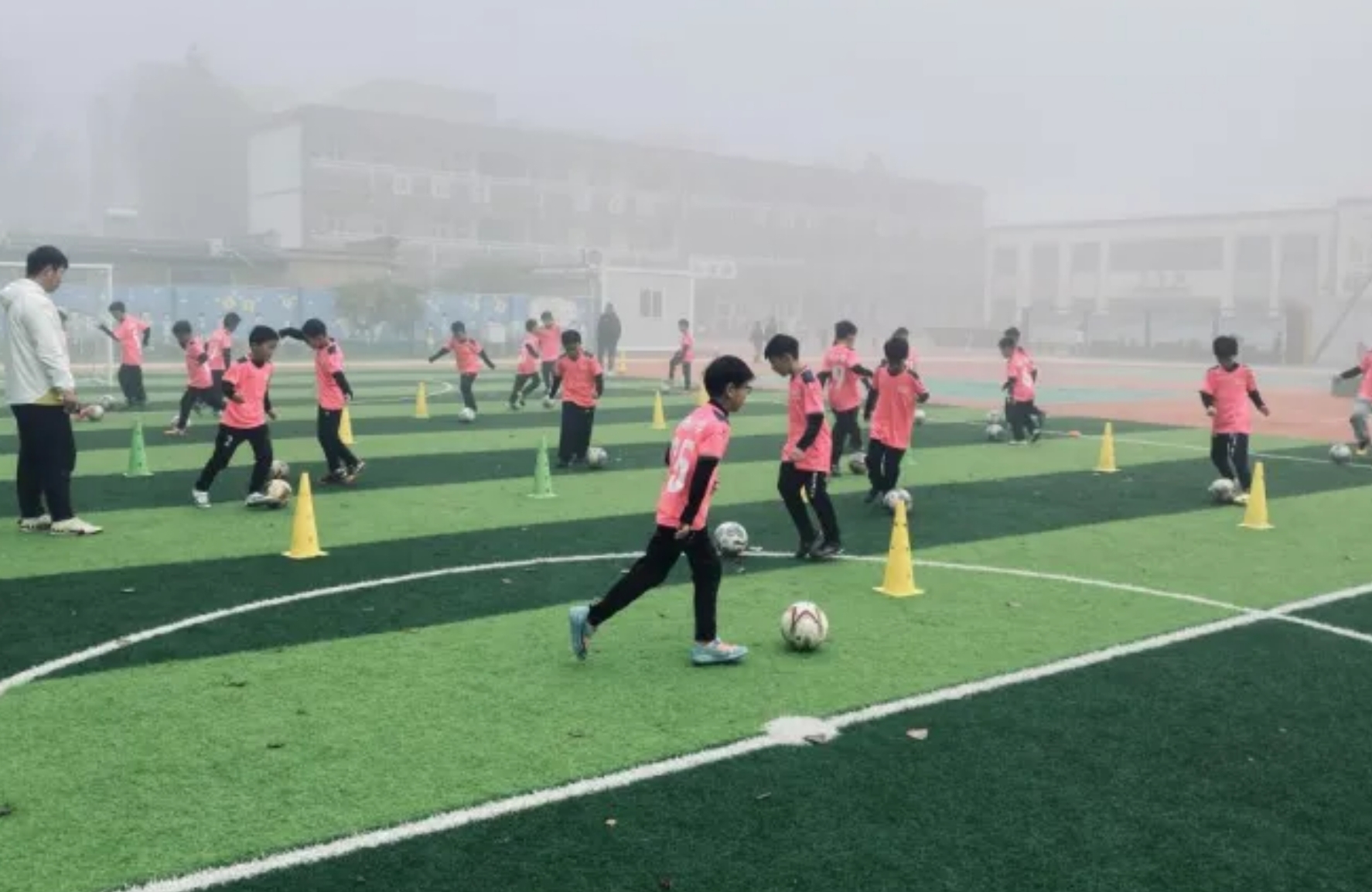 ���۰��������������������������������У԰�˳����չ