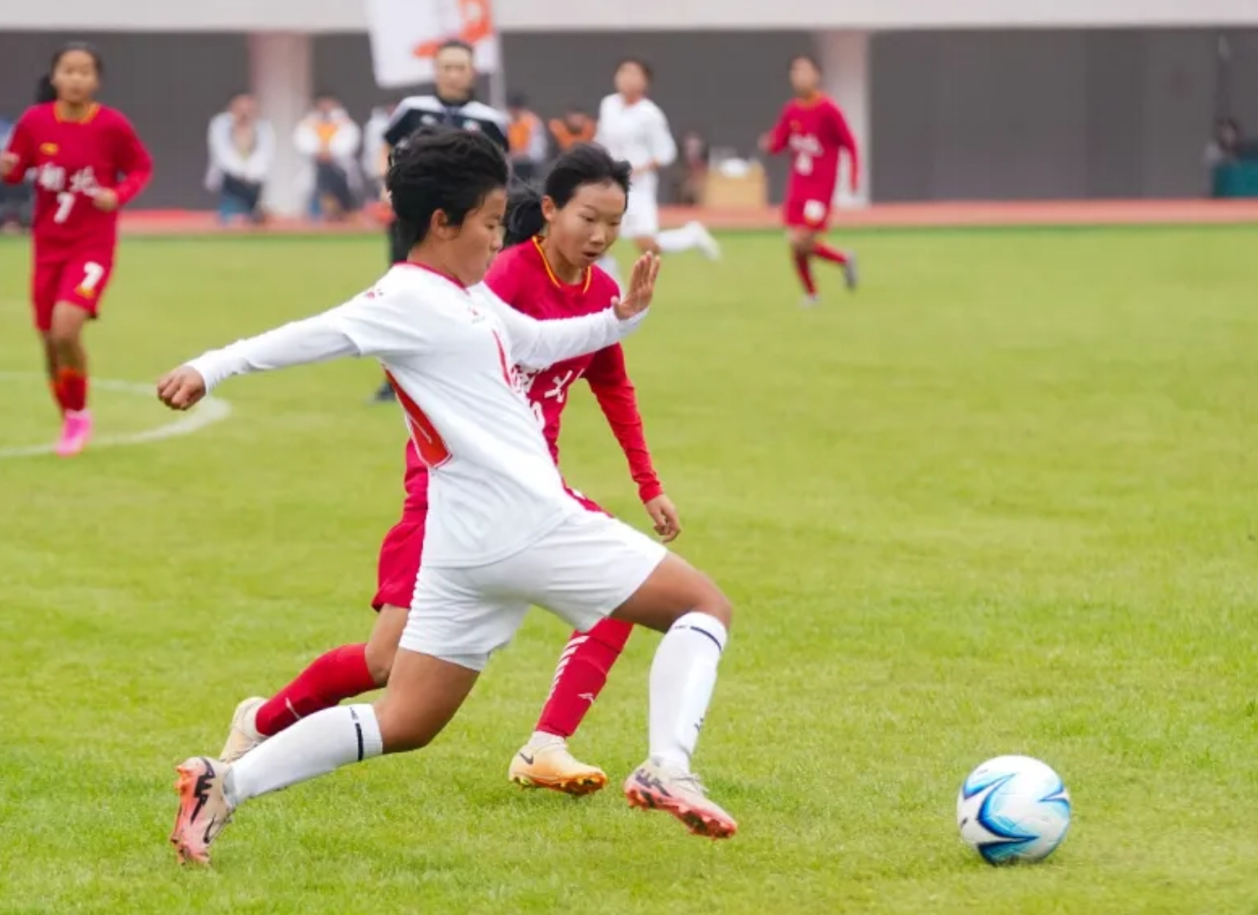 �������˶����չ��ƴ��������Ŷ��������ӱ�Ů�㴳����ǿ��