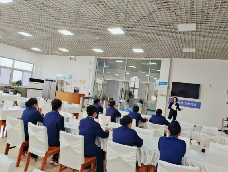 �˶�����ѧУʳ�ÿ�չ���������������¡��ж�