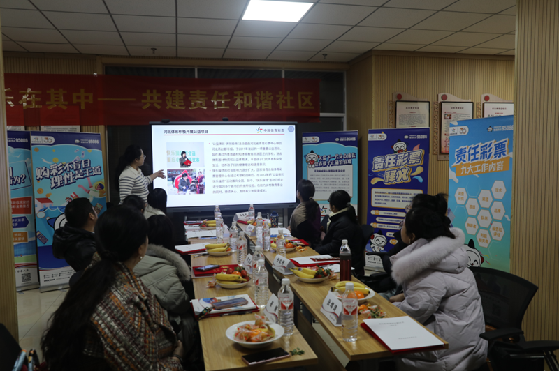 �ӱ���ʾٰ조���Թ��ʣ��������С����������κ�г�������