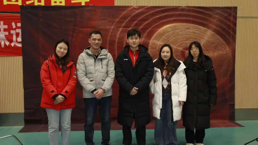 �й����ѧԺ����˹ھ����ĬB�����������ھ������ع���������̸