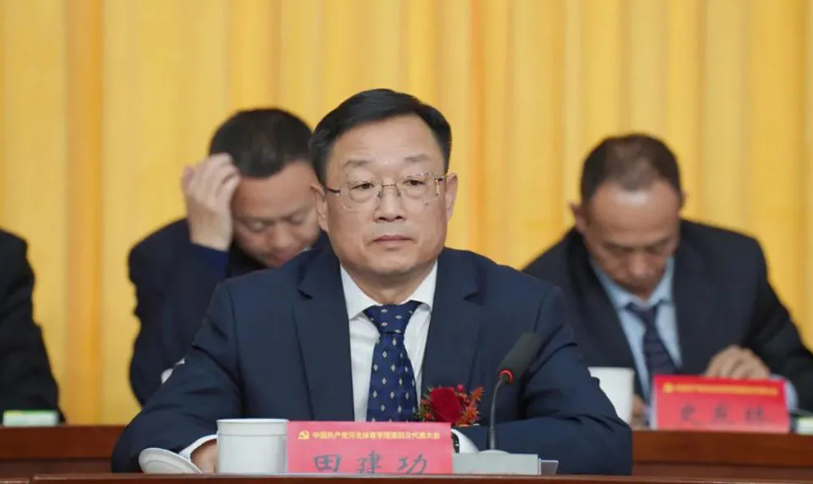 <b>�й���������������ʱ�ȷ�
ѧԺ���Ĵδ������¡�ؿ�Ļ</b>