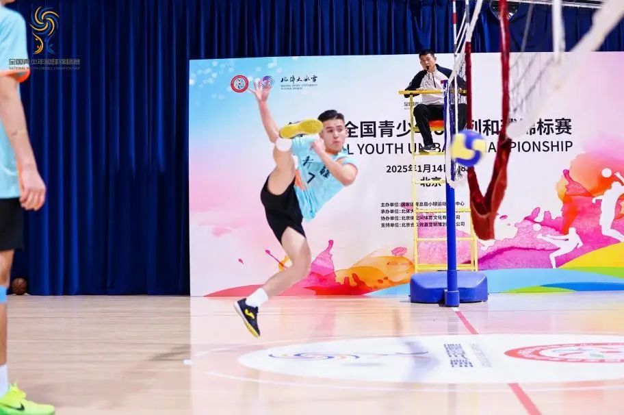 �е¶��ջ�ھ�����һ��ȫ��������Uϵ�к���������ڱ�����Ļ