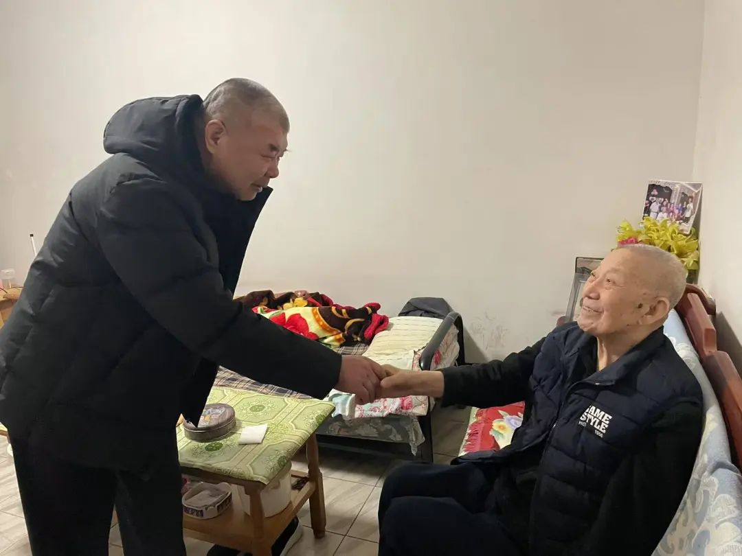 �˶�����ѧУ��չο�������ϸɲ������ѵ�Ա�