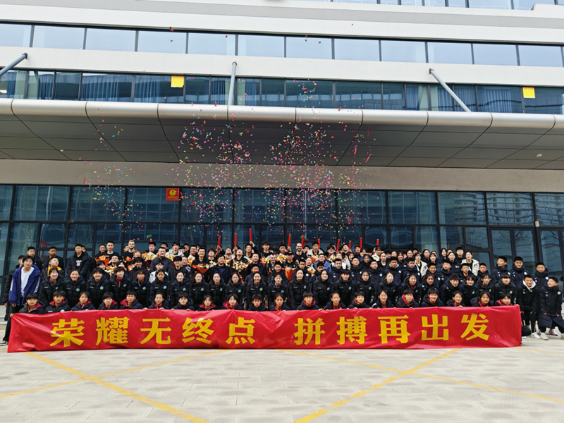 <b>�ӱ�������������������������һĿ�꣺ȫ����սȫ�˻�</b>