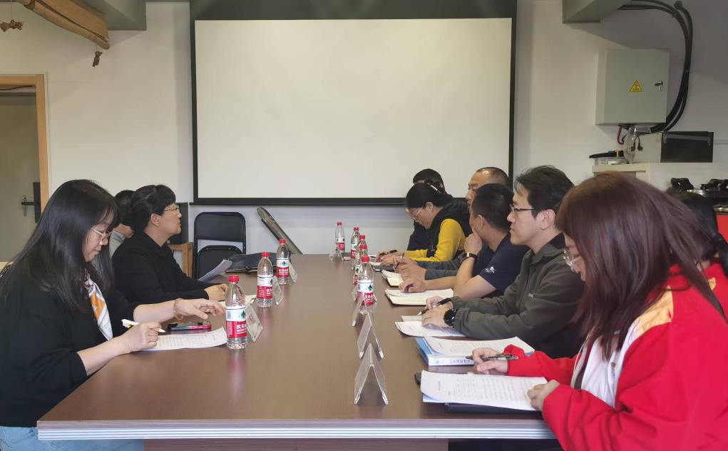 ������ĶԱ������Ŀ�չר����й���