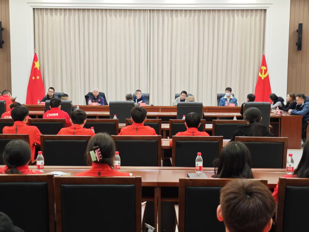 �˶�����ѧУ�ٿ�ȫ�˻���ʳ���Ϲ�����̸��