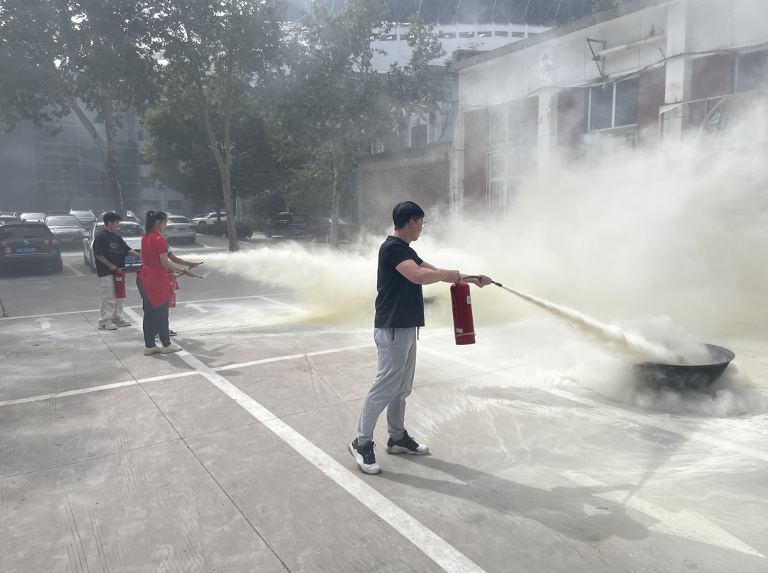 �˶�����ѧУ��չ����������ȫ��ѵ������ʵ����ϰ