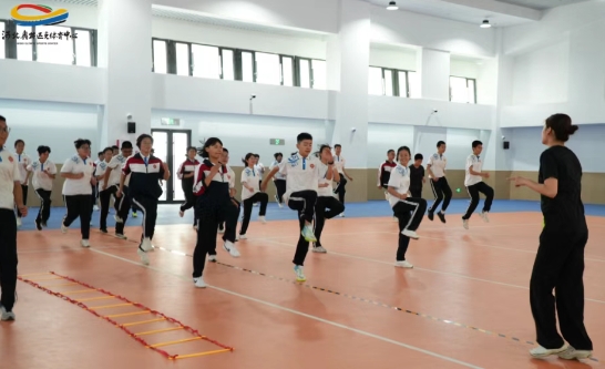 �������Ŀ�չ��������á���У԰�