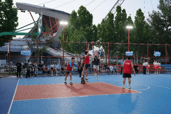 ȼ������ح2025���ȷ����׽��������ļ��껪��Ļ