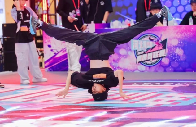 ʱ�н������Ϊ��ɽ������+��ҵ���ںϷ�չ������